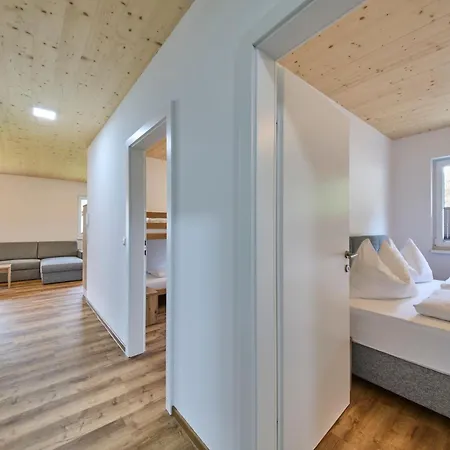 Barons Living Apartment *