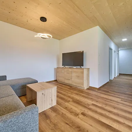 Barons Living Apartment *