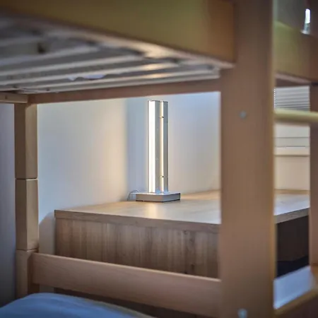 Apartment Barons Living *